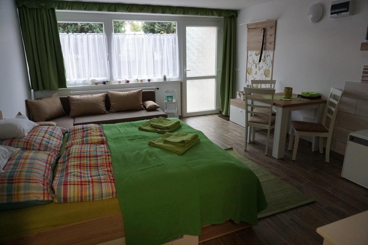 Berc Apartman エゲルサローク エクステリア 写真