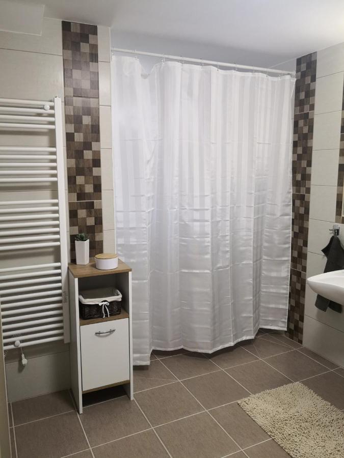 Berc Apartman エゲルサローク エクステリア 写真