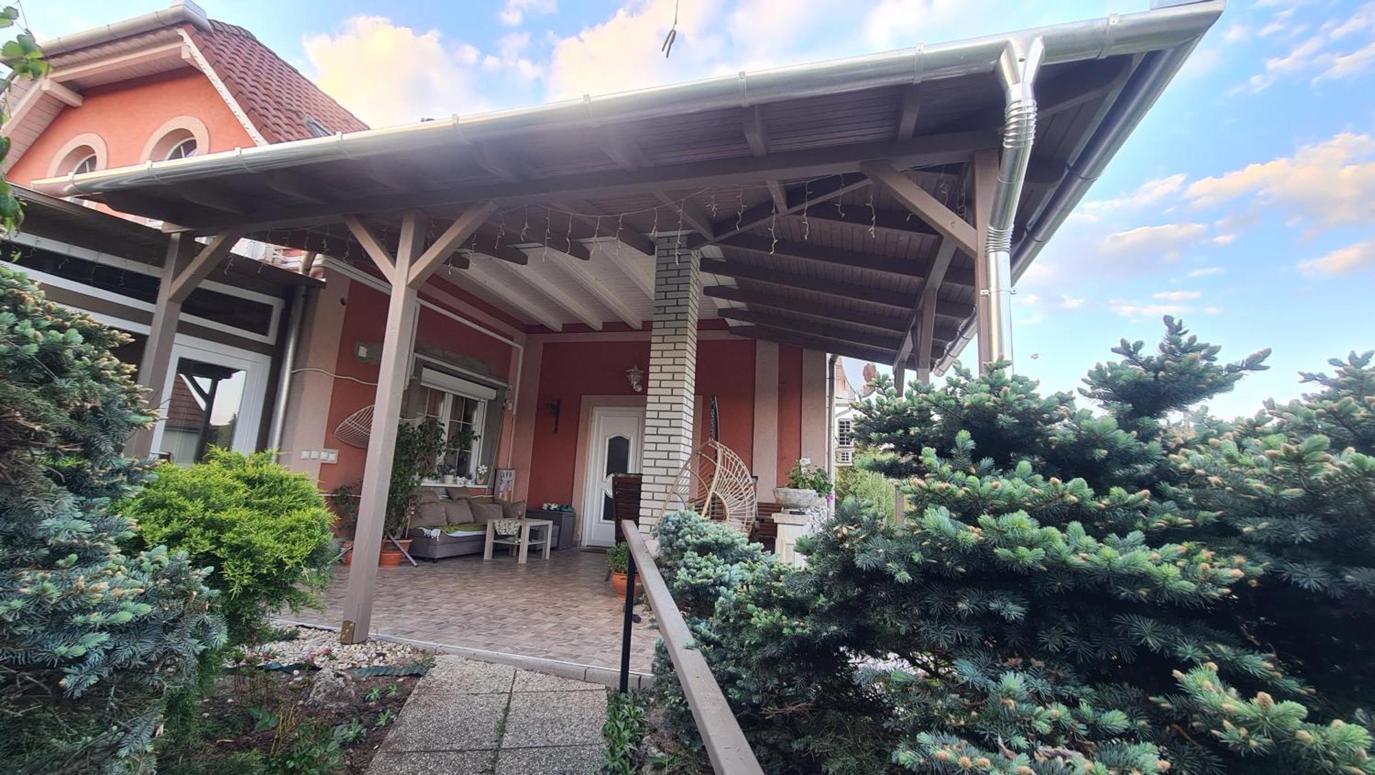 Berc Apartman エゲルサローク エクステリア 写真