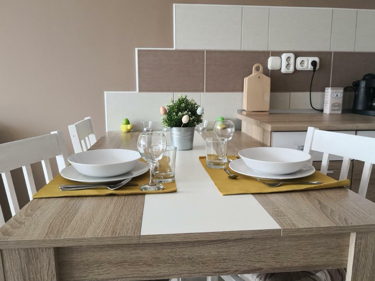 Berc Apartman エゲルサローク エクステリア 写真
