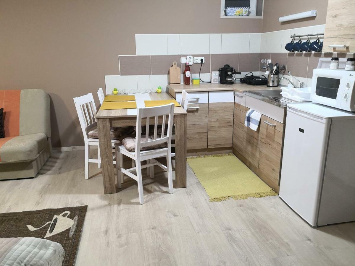 Berc Apartman エゲルサローク エクステリア 写真